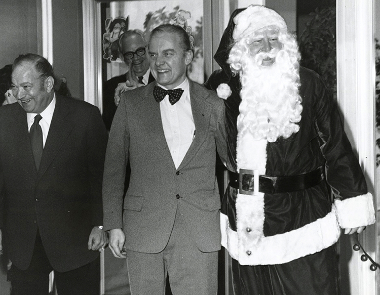 Mayor Charles Wheeler with Jerry Cohen, general manager of the Mayor’s Christmas Tree Association. LABUDDE SPECIAL COLLECTIONS, UMKC UNIVERSITY LIBRARIES