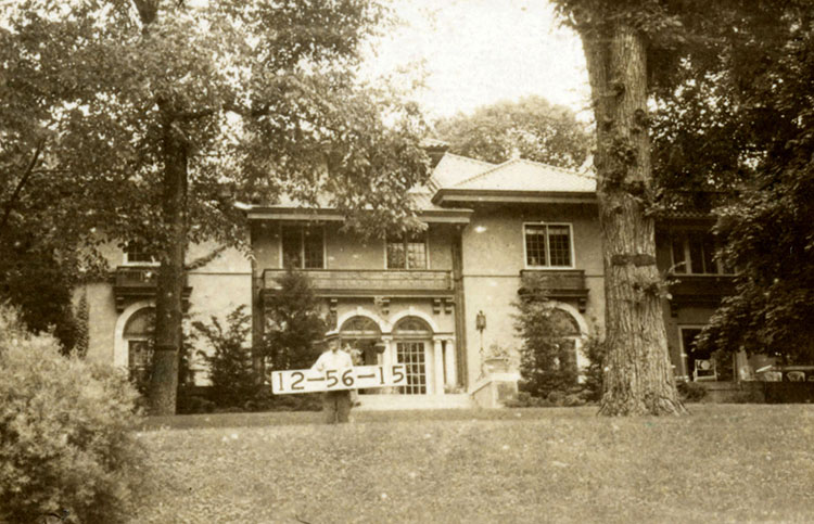 Donnelly's home 5235 Oak as it appeared in 1940. She and George Blair were kidnapped from the driveway in 1931.