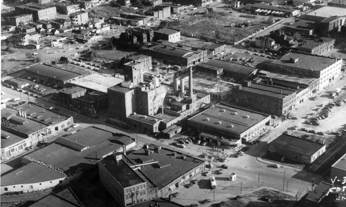 Aerial view of Muehlebach brewery, located at 4th and Oak.